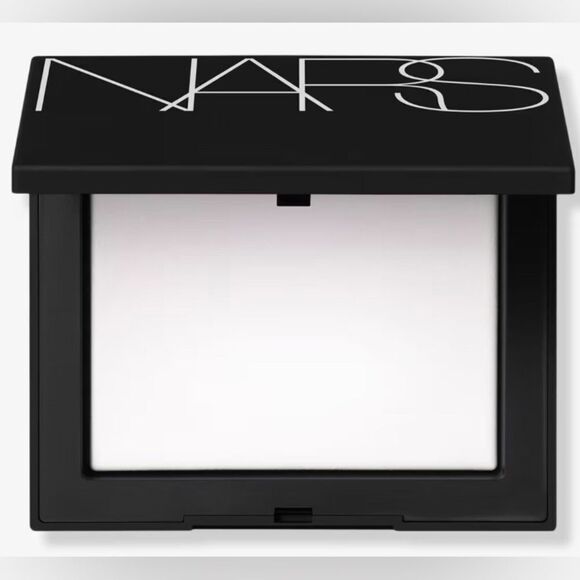 NEW! NARS Light Reflecting Pressed Setting Powder - Picture 1 of 6